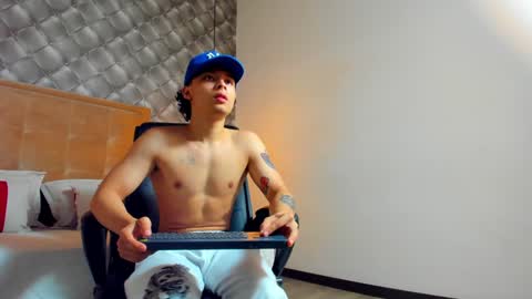 Snapshot of zeusjeff chatting on January 8, 2025, 8:39 pm zeus online show from January 8, 2025, 8:39 pm