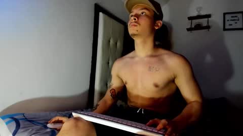 Snapshot of zeusjeff chatting on October 24, 2025, 9:44 pm zeus online show from October 24, 2025, 9:44 pm