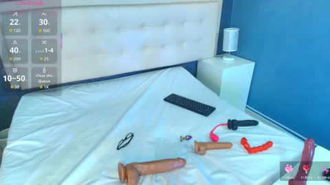 ZHAMIRA  ANDRES online show from November 18, 2025, 11:15 pm