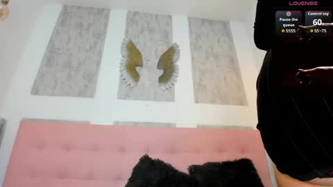 ZHAMIRA  ANDRES online show from March 21, 2026, 9:40 pm