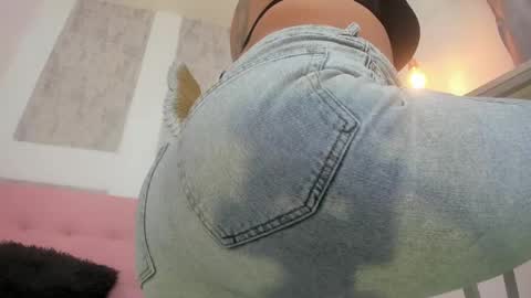 ZHAMIRA  ANDRES online show from April 3, 2026, 7:45 pm