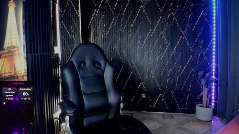 zhoestrong online show from January 18, 2026, 2:26 am