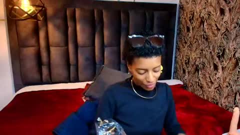Snapshot of zia_green chatting on May 12, 2026, 12:35 pm Zia Green online show from May 12, 2026, 12:35 pm
