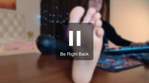 zianichols online show from April 9, 2026, 6:35 pm