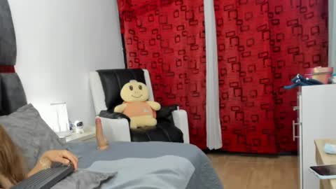 Snapshot of ziataylor chatting on March 6, 2025, 1:37 am ziataylor online show from March 6, 2025, 1:37 am