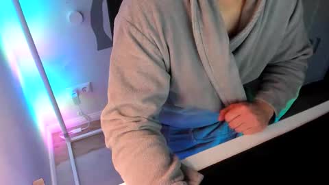 Snapshot of ziemlichflutschig chatting on February 5, 2026, 8:35 pm ziemlichflutschig online show from February 5, 2026, 8:35 pm