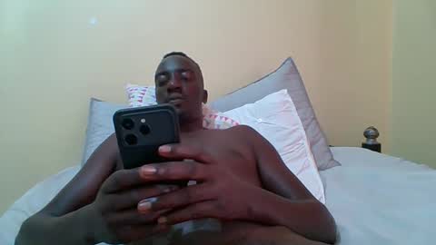 Snapshot of zlatann2012 chatting on January 18, 2026, 9:35 am Zlatann2012 online show from January 18, 2026, 9:35 am