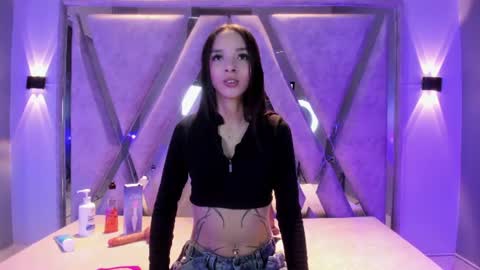Zoe online show from June 25, 2026, 4:01 am