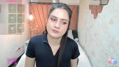 ZOE TAYLOR online show from June 12, 2026, 11:31 am