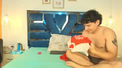 Snapshot of zoe_and_dylan_ chatting on November 27, 2025, 12:18 pm Zoe and dylan online show from November 27, 2025, 12:18 pm