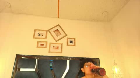 Snapshot of zoe_and_dylan_ chatting on December 1, 2025, 12:32 pm Zoe and dylan online show from December 1, 2025, 12:32 pm