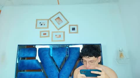 Snapshot of zoe_and_dylan_ chatting on January 14, 2026, 12:44 pm Zoe and dylan online show from January 14, 2026, 12:44 pm