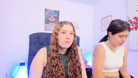 Zoe And Valeria online show from April 8, 2026, 3:23 pm