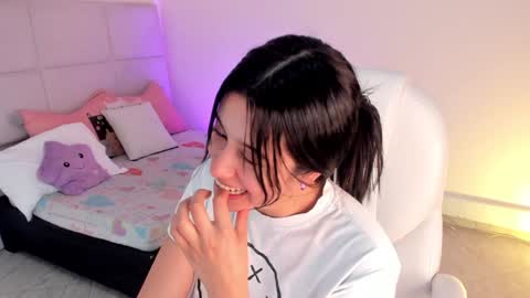 Snapshot of zoe_blake18 chatting on December 13, 2024, 9:41 pm Zoe online show from December 13, 2024, 9:41 pm