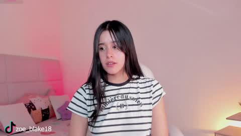 Snapshot of zoe_blake18 chatting on January 10, 2025, 7:43 pm Zoe online show from January 10, 2025, 7:43 pm