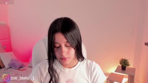 Snapshot of zoe_blake18 chatting on January 14, 2025, 10:34 pm Zoe online show from January 14, 2025, 10:34 pm