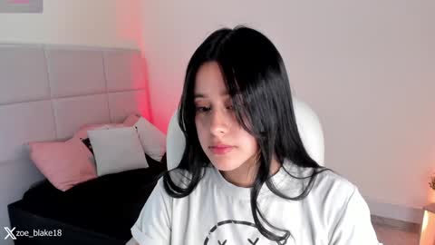 Snapshot of zoe_blake18 chatting on February 2, 2025, 2:56 pm Zoe online show from February 2, 2025, 2:56 pm