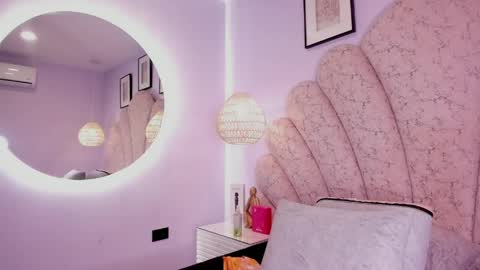 zoe_blosson online show from May 31, 2026, 2:31 am