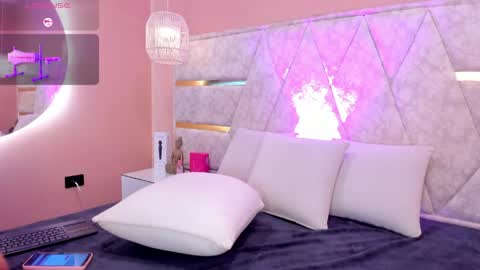zoe_blosson online show from June 3, 2026, 2:14 am