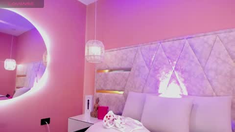 zoe_blosson online show from June 10, 2026, 2:12 am