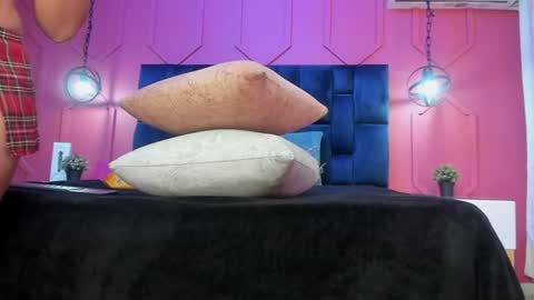 zoe_blosson online show from June 23, 2026, 7:23 pm