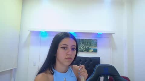 Z O E online show from February 23, 2025, 5:07 pm