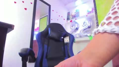 Z O E online show from April 14, 2026, 9:21 pm