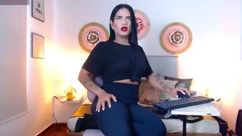 zoe_hecate online show from April 13, 2026, 7:19 pm