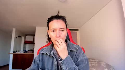 Snapshot of zoe_jeane_beker chatting on October 2, 2025, 8:38 pm ZOE online show from October 2, 2025, 8:38 pm