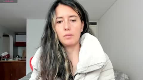 ZOE online show from July 20, 2026, 7:49 pm