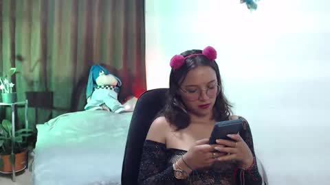 Snapshot of zoe_khall chatting on January 9, 2026, 2:14 am ZOE online show from January 9, 2026, 2:14 am