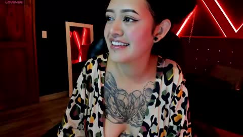 zoe  online show from April 16, 2026, 3:51 am