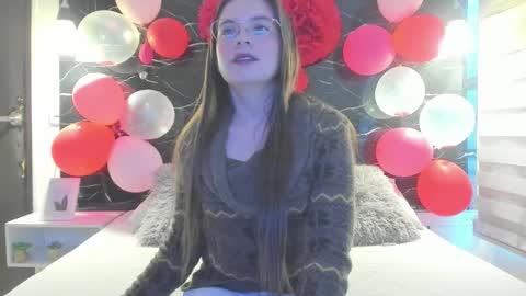 Snapshot of zoe_le chatting on February 20, 2026, 11:43 am Zoe online show from February 20, 2026, 11:43 am