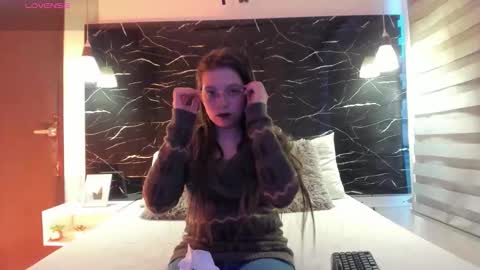 Snapshot of zoe_le chatting on March 3, 2026, 11:38 am Zoe online show from March 3, 2026, 11:38 am