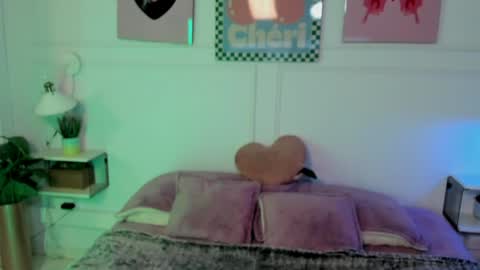 Zoe Lynch online show from April 16, 2026, 11:33 am