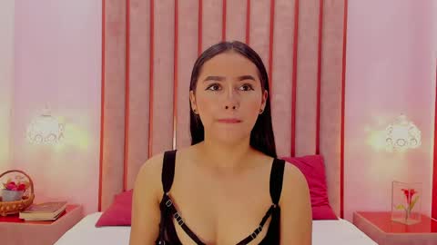 Zoe Monrow online show from May 4, 2026, 12:45 pm
