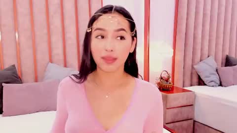 Zoe Monrow online show from June 17, 2026, 12:18 pm