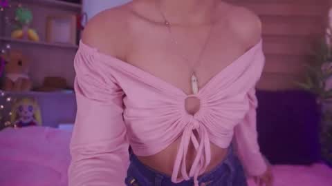 Snapshot of zoe_skyler chatting on October 16, 2025, 3:24 pm Zoe online show from October 16, 2025, 3:24 pm