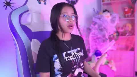 Snapshot of zoe_skyler chatting on October 21, 2025, 4:30 pm Zoe online show from October 21, 2025, 4:30 pm