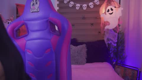 Snapshot of zoe_skyler chatting on October 23, 2025, 2:27 pm Zoe online show from October 23, 2025, 2:27 pm