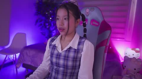 Snapshot of zoe_skyler chatting on November 7, 2025, 4:18 pm Zoe online show from November 7, 2025, 4:18 pm