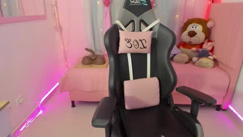 zoe_sullivan_ online show from September 26, 2025, 10:19 am