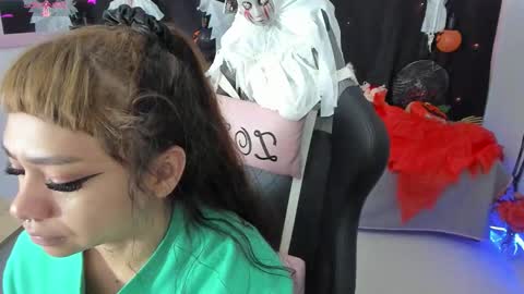 zoe_sullivan_ online show from October 5, 2025, 9:07 am