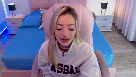 zoe online show from November 15, 2025, 4:21 am