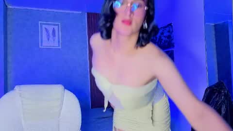 Snapshot of zoee_kiss_ chatting on May 31, 2026, 6:10 am ZOE online show from May 31, 2026, 6:10 am