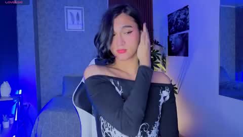 Snapshot of zoee_kiss_ chatting on June 6, 2026, 5:56 am ZOE online show from June 6, 2026, 5:56 am