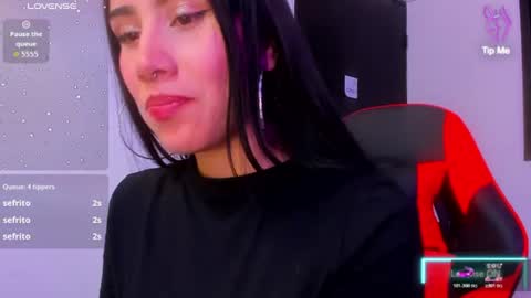 Snapshot of zoegp chatting on July 18, 2026, 5:00 am Laura online show from July 18, 2026, 5:00 am