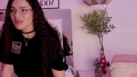 Zoe online show from February 25, 2026, 3:49 am