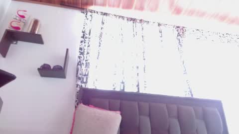 Snapshot of zoemi chatting on June 3, 2026, 6:24 pm zoemi online show from June 3, 2026, 6:24 pm