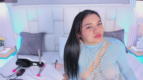 Zoe online show from April 8, 2026, 4:12 am
